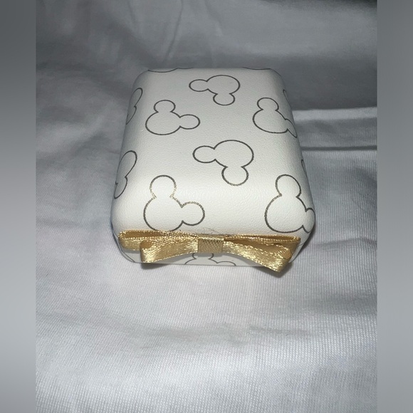 Disney Mickey Mouse Swarovski Crystal Earring and Necklace Set!! Brand New!! - Picture 4 of 6